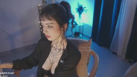 Snapshot of janne_maybe chatting on 04-29-26, 03:38 jmaybe e online show from 04-29-26, 03:38