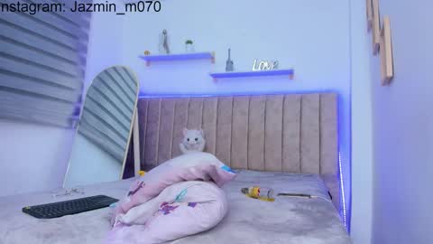 Snapshot of janne_moore chatting on 12-20-25, 07:04 Jane online show from 12-20-25, 07:04