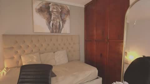 Snapshot of janomar01 chatting on 05-11-26, 07:00 janomar01 online show from 05-11-26, 07:00