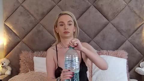 Snapshot of jaquelinemerlot chatting on 02-03-25, 10:47 jaquelinemerlot online show from 02-03-25, 10:47