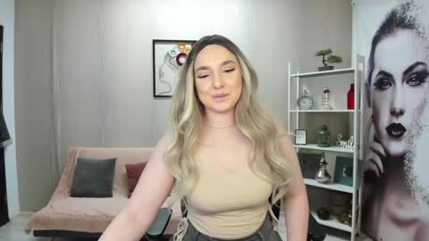 Snapshot of jaquelinlaurent chatting on 03-18-26, 08:45 JaquelinLaurent online show from 03-18-26, 08:45