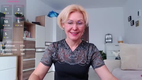 Snapshot of jasmin18v chatting on 01-13-26, 11:37 Jasmin room for people 40 online show from 01-13-26, 11:37