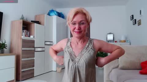 Snapshot of jasmin18v chatting on 01-18-26, 12:09 Jasmin room for people 40 online show from 01-18-26, 12:09