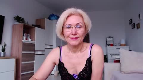 Snapshot of jasmin18v chatting on 02-23-26, 07:28 Jasmin room for people 40 online show from 02-23-26, 07:28