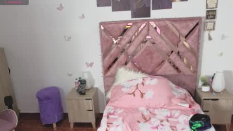 JASMINE  online show from 11-18-25, 10:52