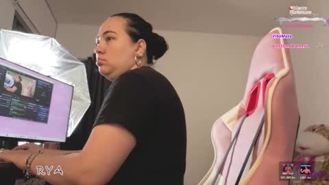 JASMINE  online show from 12-17-25, 12:33