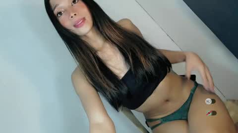 Snapshot of jasmine_on_live chatting on 06-18-26, 09:14 CUTE JANNA online show from 06-18-26, 09:14