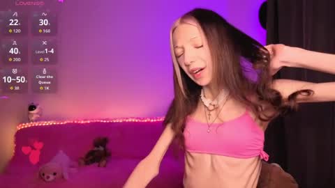 Snapshot of jasminecute_ chatting on 06-11-26, 10:35 Jasmin online show from 06-11-26, 10:35