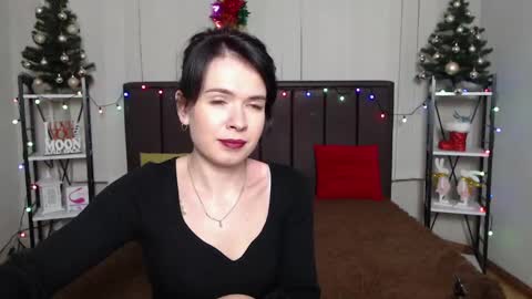 Snapshot of jasminekouch chatting on 12-26-24, 12:25 JasmineKouch online show from 12-26-24, 12:25
