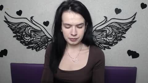 JasmineKouch online show from 11-18-25, 07:57