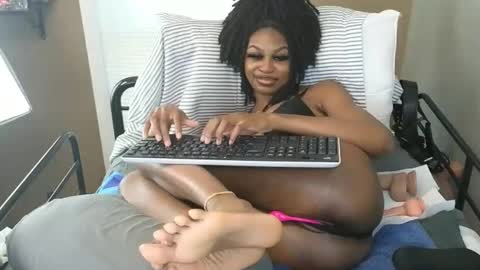 Jasmine Linley online show from 09-19-25, 02:18