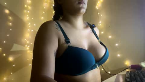 Jasmine online show from 03-22-26, 01:31