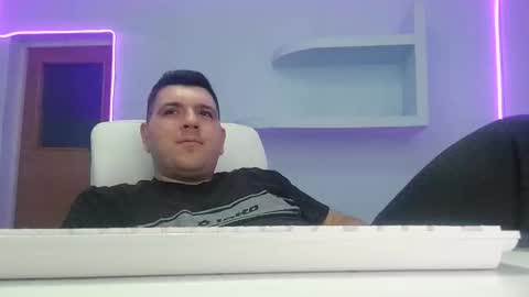 Snapshot of jasonjacks8 chatting on 10-11-25, 04:01 JasonJacks online show from 10-11-25, 04:01