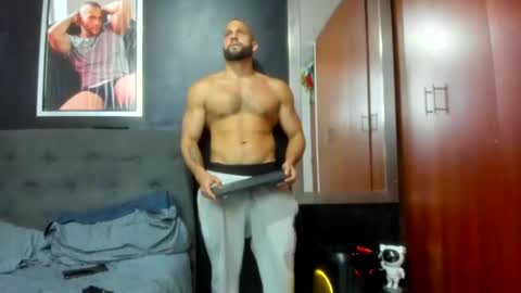 Snapshot of jasonmartiinez chatting on 12-07-24, 08:00    online show from 12-07-24, 08:00