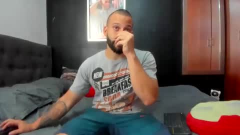 Snapshot of jasonmartiinez chatting on 01-22-25, 02:14    online show from 01-22-25, 02:14