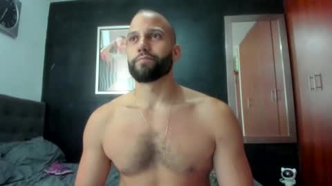 Snapshot of jasonmartiinez chatting on 01-29-25, 04:08    online show from 01-29-25, 04:08