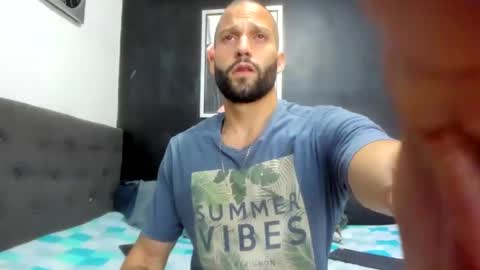Snapshot of jasonmartiinez chatting on 09-11-25, 06:13    online show from 09-11-25, 06:13