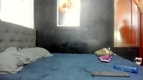 Snapshot of jasonmartiinez chatting on 10-06-25, 01:14    online show from 10-06-25, 01:14