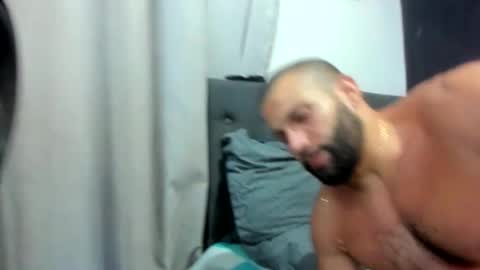 Snapshot of jasonmartiinez chatting on 10-23-25, 02:44    online show from 10-23-25, 02:44