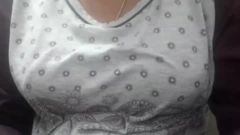 Snapshot of jasspreettt chatting on 11-26-25, 05:25 jasspreettt online show from 11-26-25, 05:25