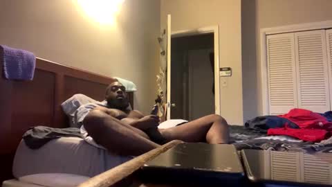 Snapshot of jaunpablo32 chatting on 10-27-25, 07:51 KingSnickers online show from 10-27-25, 07:51