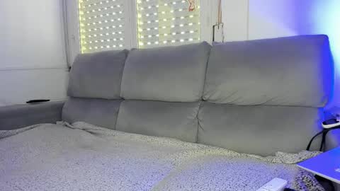 Snapshot of javierandaniel chatting on 12-17-25, 02:34 Javier online show from 12-17-25, 02:34