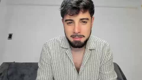 Snapshot of javierandaniel chatting on 04-24-26, 11:51 Javier online show from 04-24-26, 11:51