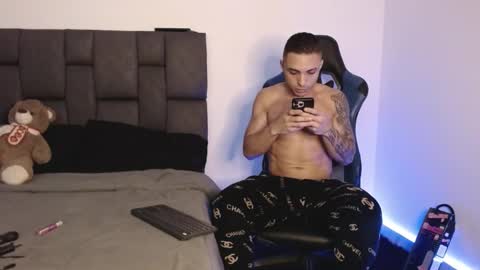 Javier online show from 02-08-25, 06:33