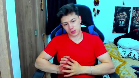 Snapshot of javiersexymann chatting on 01-04-25, 02:35 Javier online show from 01-04-25, 02:35