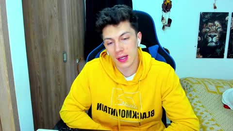 Snapshot of javiersexymann chatting on 01-10-25, 01:32 Javier online show from 01-10-25, 01:32