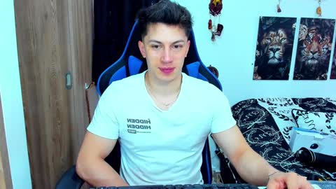 Snapshot of javiersexymann chatting on 01-22-25, 04:55 Javier online show from 01-22-25, 04:55