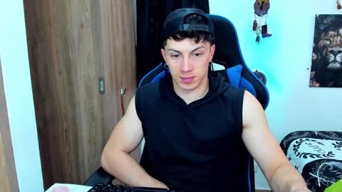 Snapshot of javiersexymann chatting on 01-31-25, 09:16 Javier online show from 01-31-25, 09:16