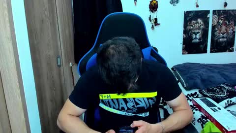 Snapshot of javiersexymann chatting on 02-19-25, 09:25 Javier online show from 02-19-25, 09:25