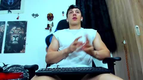 Snapshot of javiersexymann chatting on 03-01-25, 12:39 Javier online show from 03-01-25, 12:39