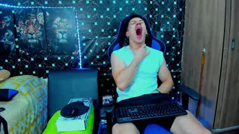 Snapshot of javiersexymann chatting on 10-02-25, 10:06 Javier online show from 10-02-25, 10:06