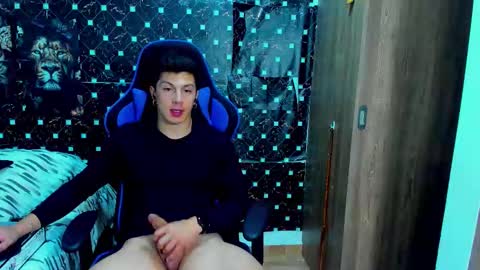 Snapshot of javiersexymann chatting on 01-08-26, 01:08 Javier online show from 01-08-26, 01:08