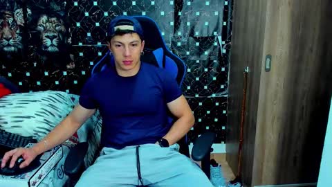 Snapshot of javiersexymann chatting on 01-09-26, 06:16 Javier online show from 01-09-26, 06:16