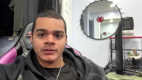 Snapshot of javiricorich chatting on 12-20-25, 05:31 javiSdick online show from 12-20-25, 05:31