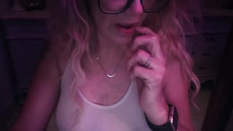 Snapshot of javlovesu chatting on 01-15-26, 11:04 JAV online show from 01-15-26, 11:04