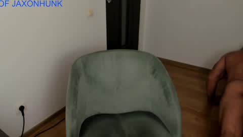 Snapshot of jaxonhunk chatting on 12-31-24, 01:47 JaxonHunk online show from 12-31-24, 01:47
