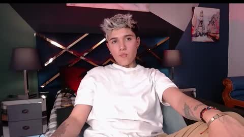 Snapshot of jaxwolf_ chatting on 12-16-25, 05:23 JAX online show from 12-16-25, 05:23