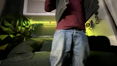 Snapshot of jaxxxdaddy chatting on 01-19-25, 03:18 jax online show from 01-19-25, 03:18