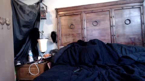 Snapshot of jaxxxdaddy chatting on 10-10-25, 06:18 jax online show from 10-10-25, 06:18