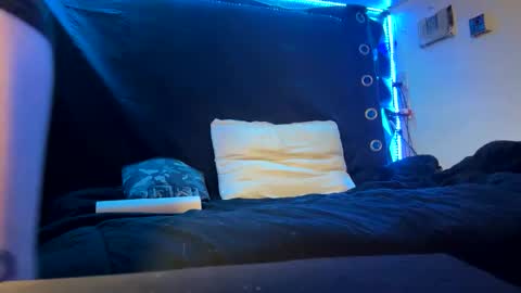 Snapshot of jaxxxdaddy chatting on 11-10-25, 11:31 jax online show from 11-10-25, 11:31