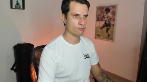 Snapshot of jayalvarrez_ chatting on 01-31-25, 07:08 Jay Alvarrez online show from 01-31-25, 07:08