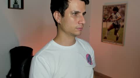 Snapshot of jayalvarrez_ chatting on 02-02-25, 01:02 Jay Alvarrez online show from 02-02-25, 01:02