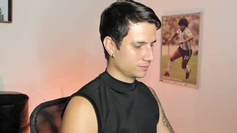 Snapshot of jayalvarrez_ chatting on 02-06-25, 10:10 Jay Alvarrez online show from 02-06-25, 10:10