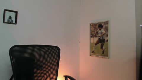 Snapshot of jayalvarrez_ chatting on 02-16-25, 09:05 Jay Alvarrez online show from 02-16-25, 09:05