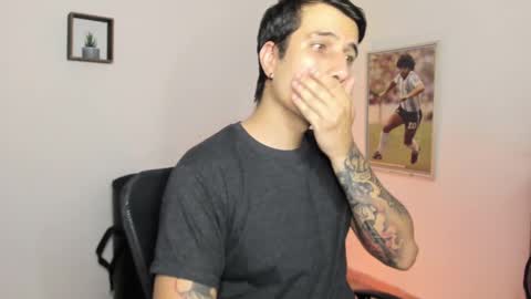 Snapshot of jayalvarrez_ chatting on 02-26-25, 10:20 Jay Alvarrez online show from 02-26-25, 10:20