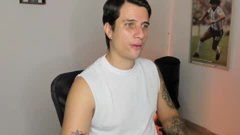 Snapshot of jayalvarrez_ chatting on 03-01-25, 10:42 Jay Alvarrez online show from 03-01-25, 10:42